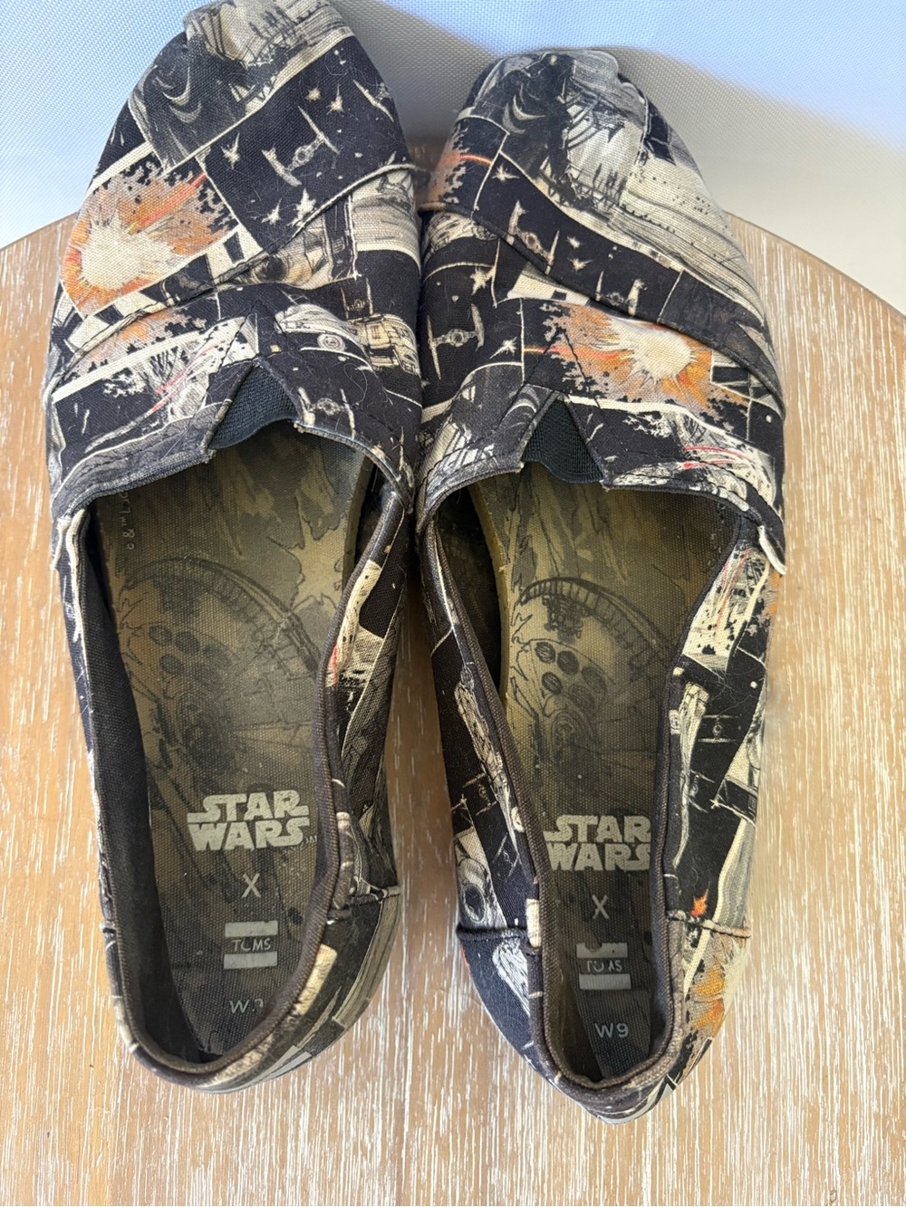 Star Wars Women’s Slip-On Canvas Shoes in Black, Beige & Orange Accent - Picture 3 of 7
